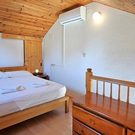 Lejlighed Quaint Stone Just 150m From The Beach, Little House Poljana (Ugljan)