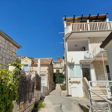 아파트 Quaint Stone Just 150m From The Beach, Little House