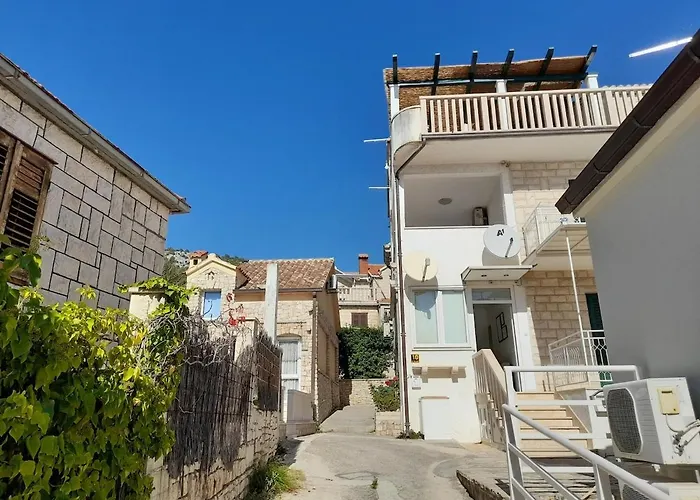아파트 Quaint Stone Just 150m From The Beach, Little House