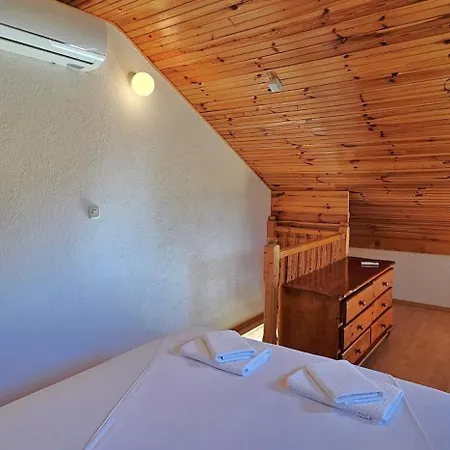 Quaint Stone Just 150m From The Beach, Little House Διαμέρισμα *