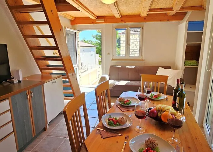 Quaint Stone Just 150m From The Beach, Little House * Poljana (Ugljan)