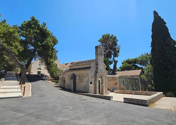 Quaint Stone Just 150m From The Beach, Little House * Poljana (Ugljan)